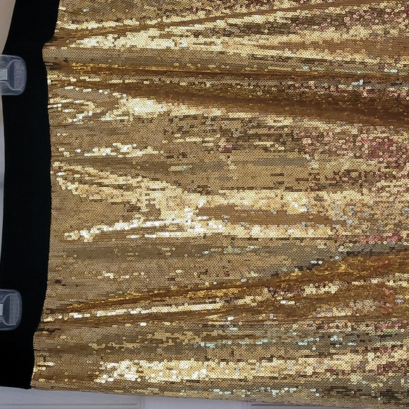 NWT Gold Sequin Skirt - Picture 2 of 3